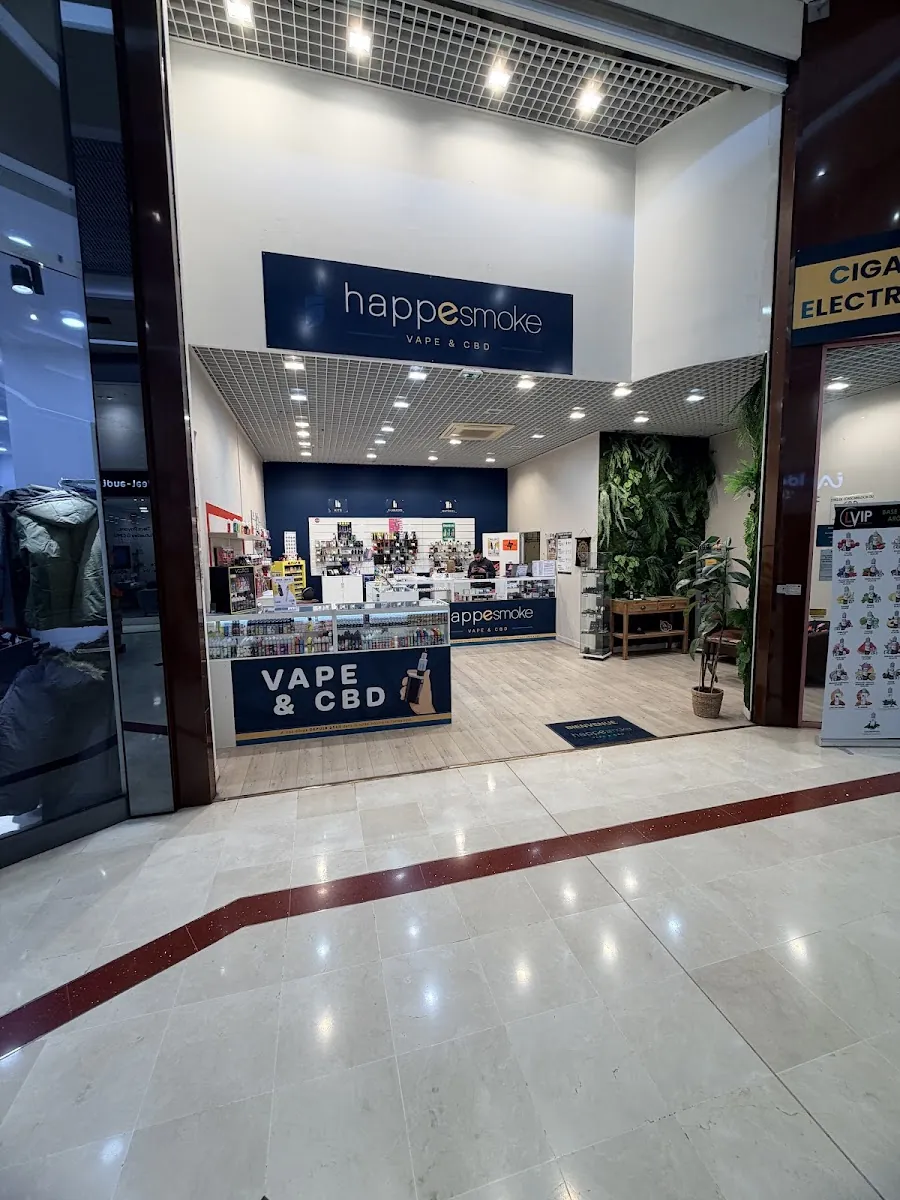 Vitrine du magasin HappeSmoke Osny